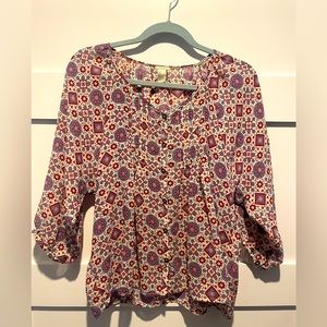 Red blue and cream patterned blouse, V neck, 3/4 sleeves, Forever 21 Size L